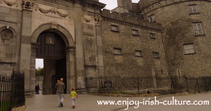 The main gate of Kilkenny Castle, Ireland.